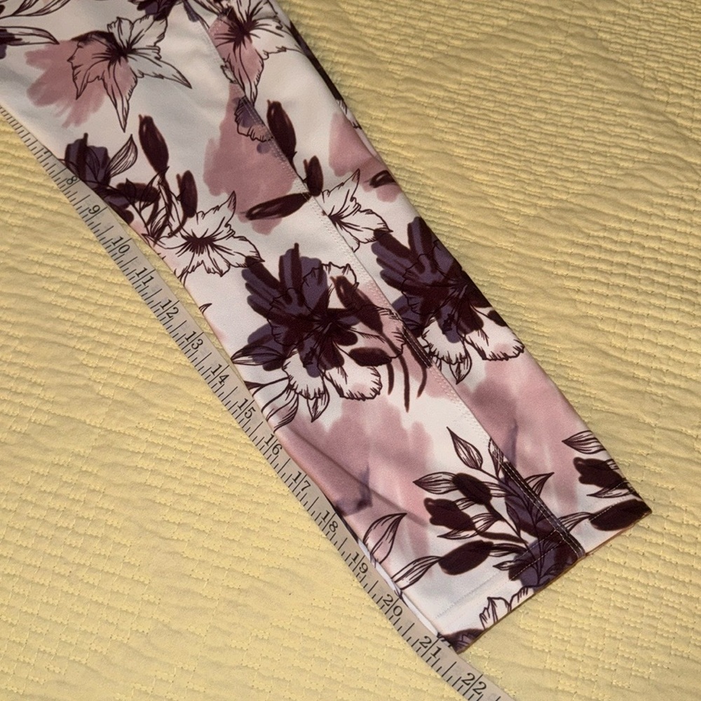 Balance Collection Super Soft Yoga leggings X10 Size Small Burgundy, Pink, White - Picture 3 of 7